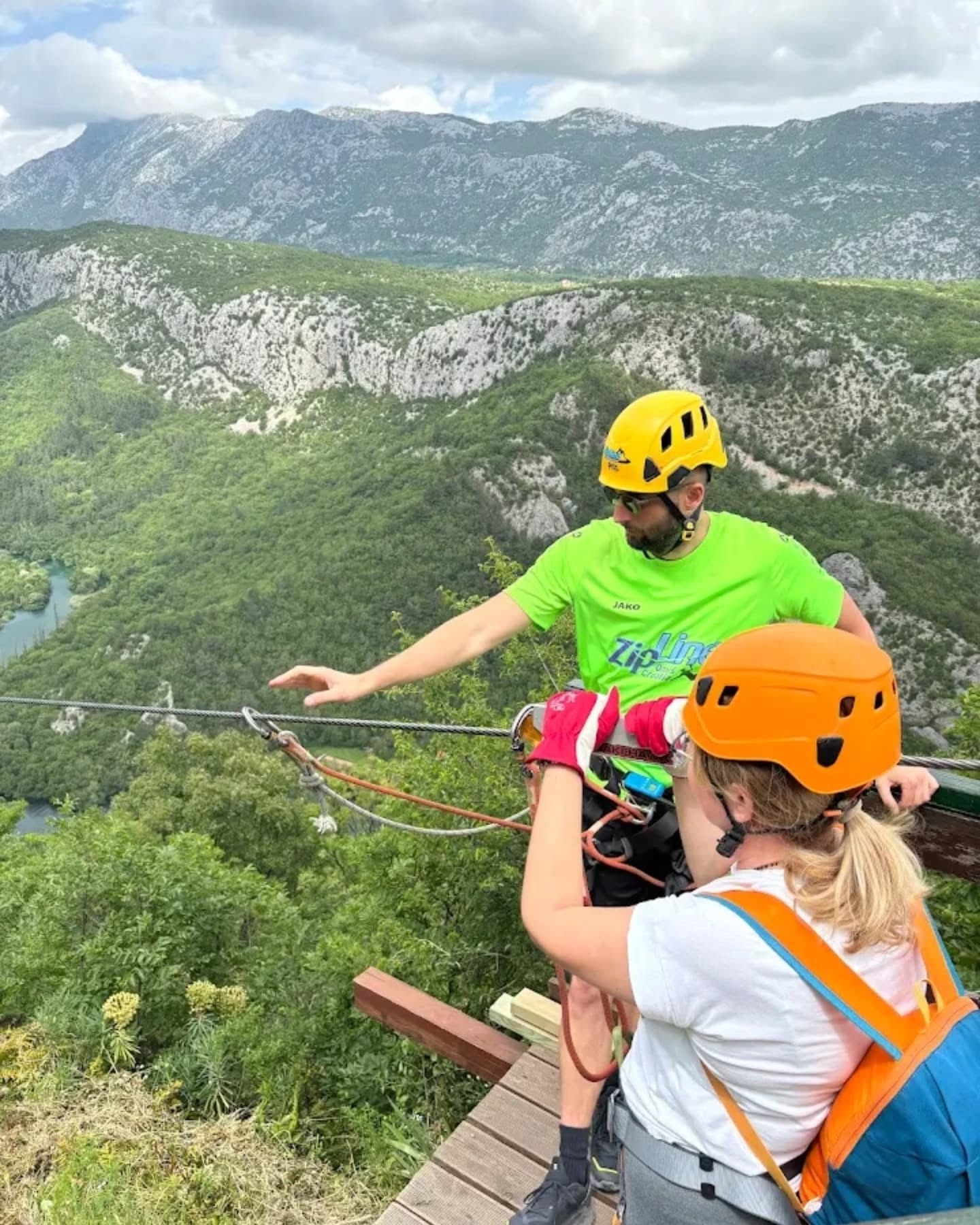 Zipline guide